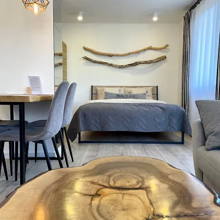 Bali 22 * 尤斯托尼莫斯基