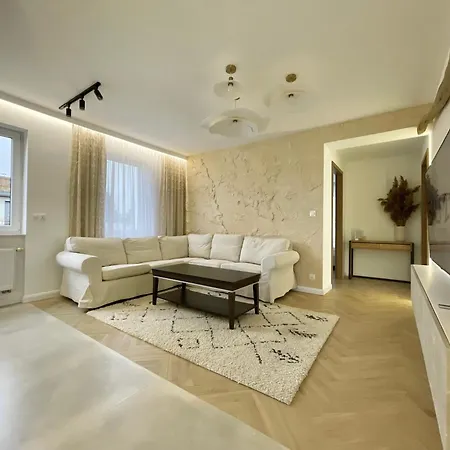 Bali 22 尤斯托尼莫斯基