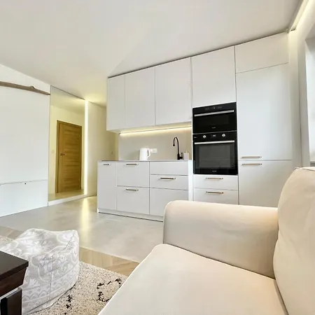 民宿 Bali 22 尤斯托尼莫斯基