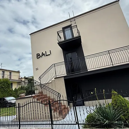 Bali 22 *